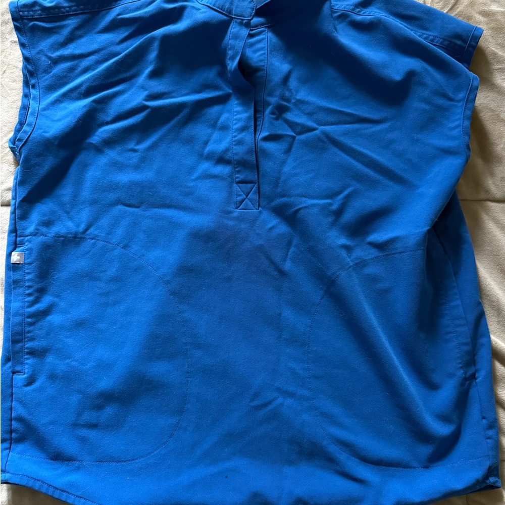 Figs Women's Short Sleeve Scrub Top in Royal Blue - Picture 2 of 3